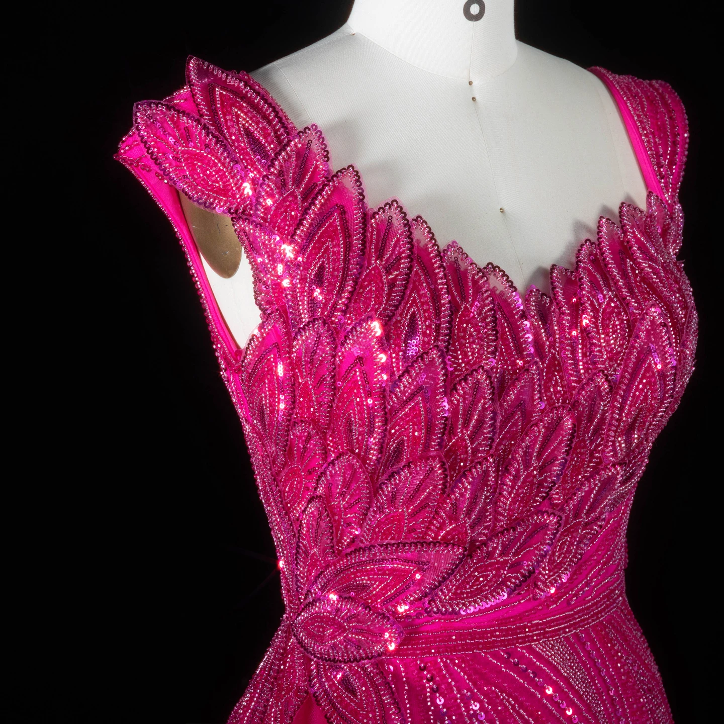 Sharon Said Fuchsia Abendkleid, schulterfrei, 3D-Blattstickerei, seitlicher Tüllfall, Meerjungfrauen-Schnitt, formelle Partykleider, SS106, maßgeschneidert – Detail 9