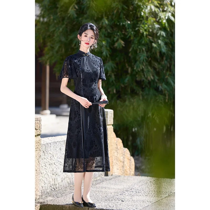 فستان نسائي من Ao Dai شيفون تشيباو أنيق بفتحة عالية من الدانتيل شيونغسام بأكمام قصيرة على الطراز الصيني