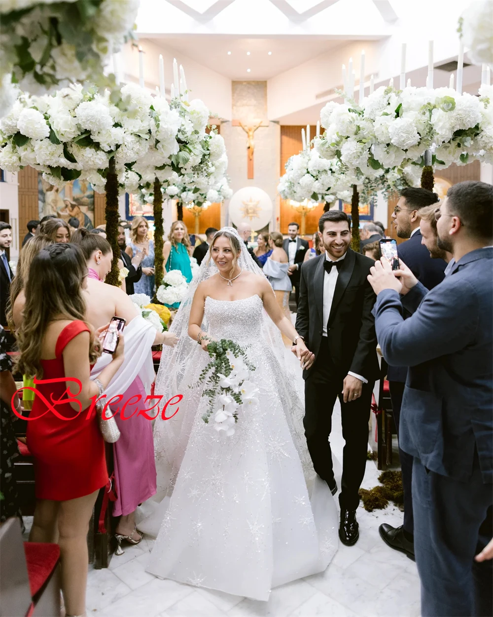 Vestido de novia de Organza blanco elegante personalizado, vestidos de novia de cristal sin tirantes de alta calidad, vestido de cola con cremallera en la espalda