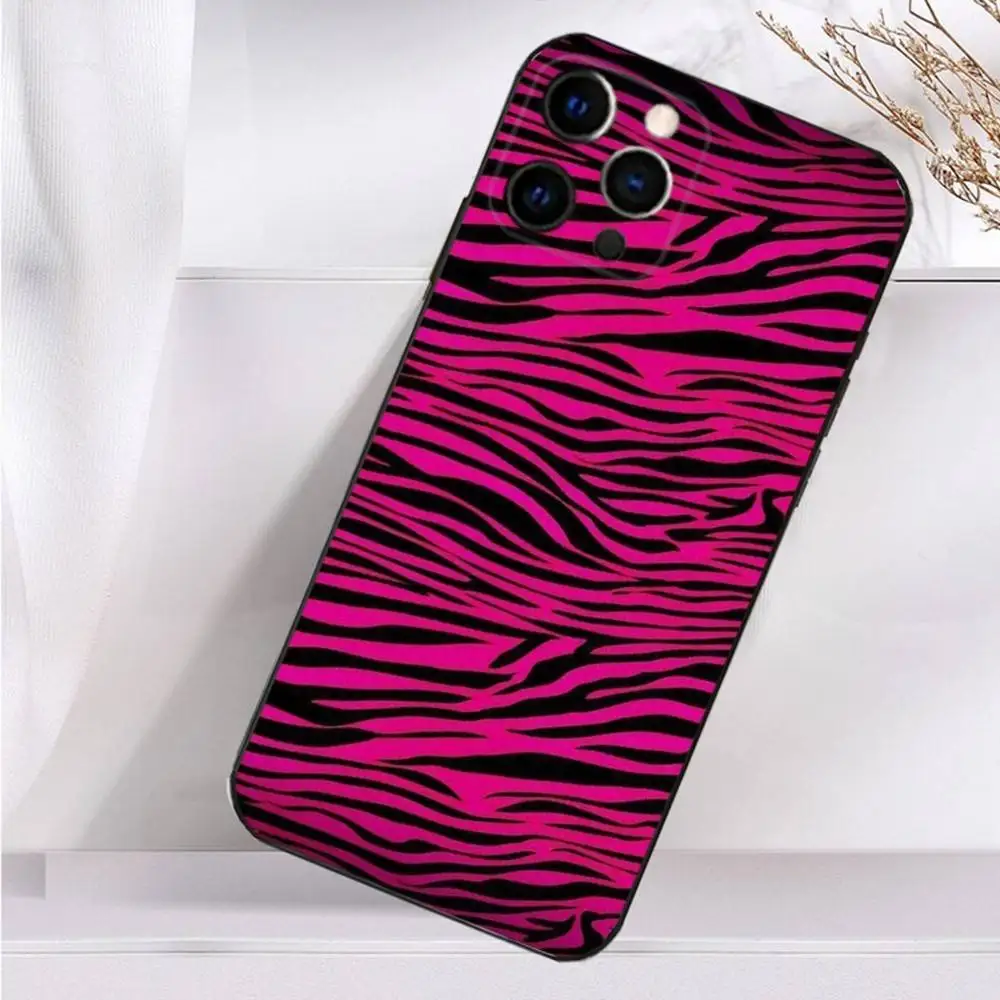 รูปแบบศิลปะเสือดาวพิมพ์เคสโทรศัพท์สําหรับiPhone 16,15,14,13,12,11 Plus, Pro Max,XS,X,X,XR,SE,Mini,8,7 ซิลิโคนนุ่มปกสีดํา