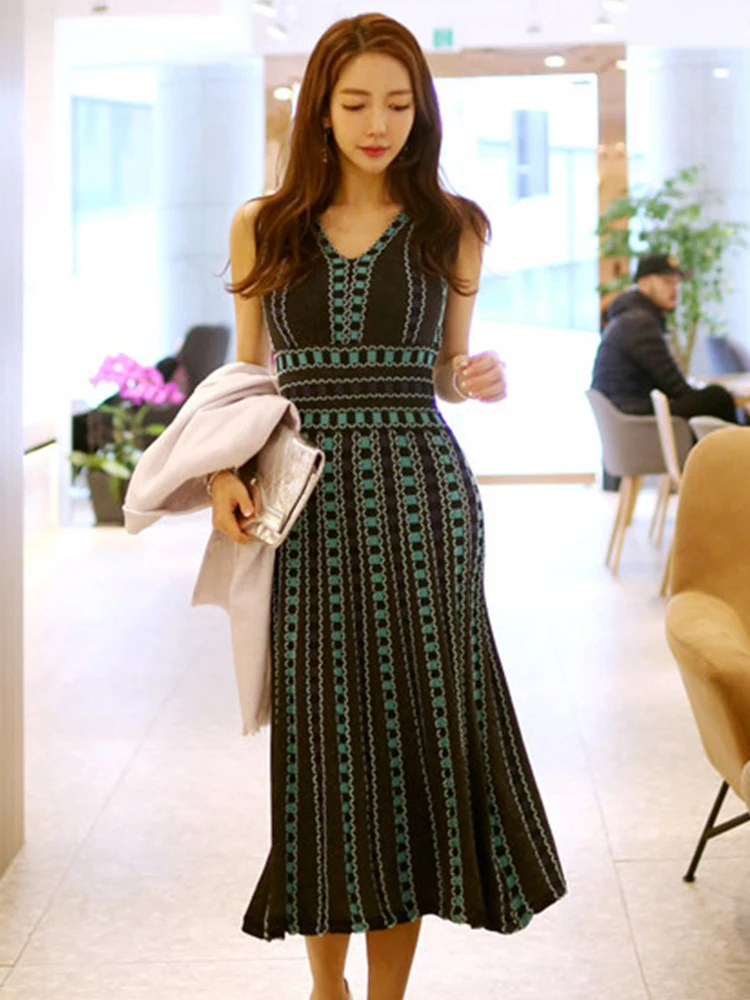 Coreano verão vestido de malha feminina senhora casual vintage com decote em v sem mangas magro midi festa praia elástico robe femme mujer vestidos