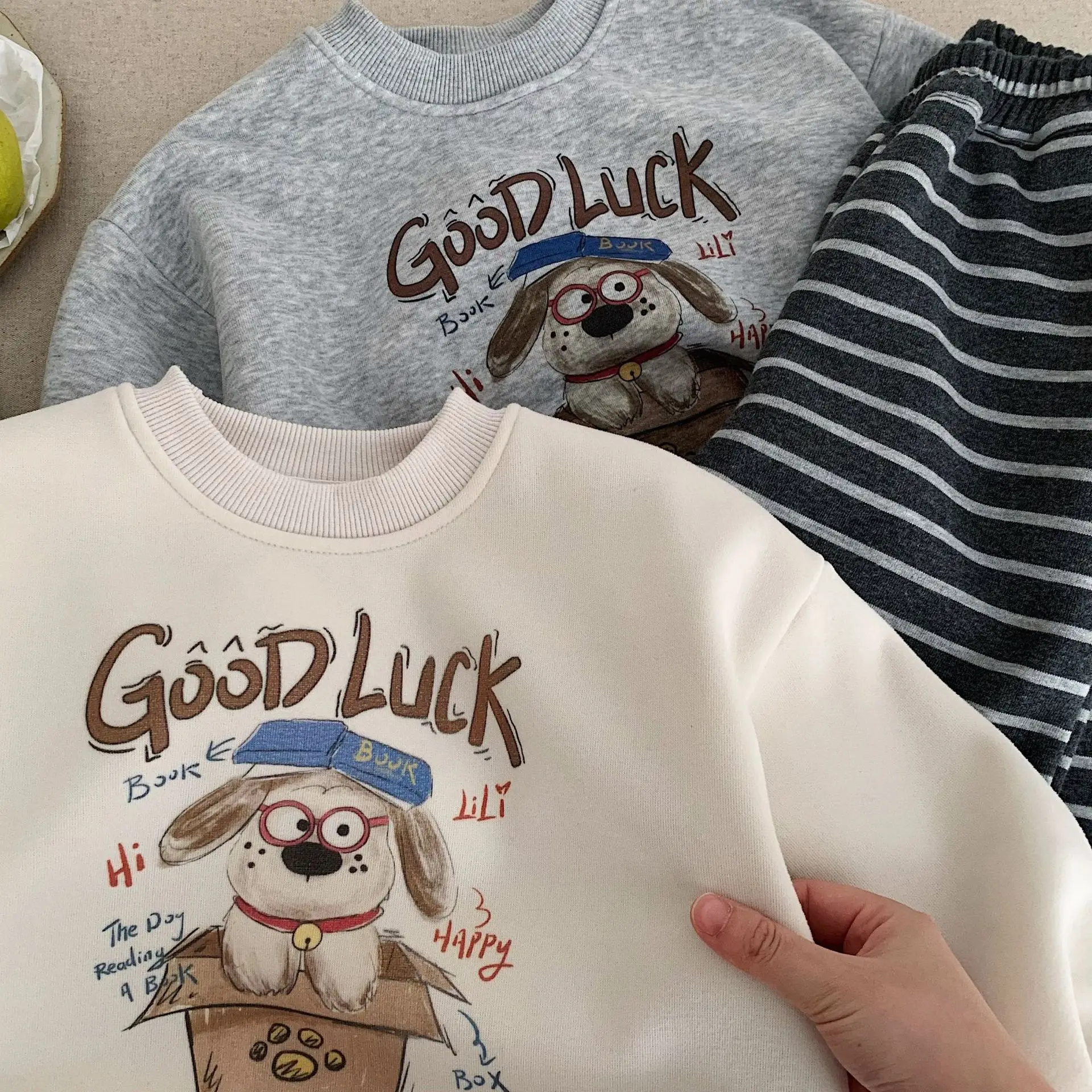 2025 شتاء جديد الأطفال طويلة الأكمام الكرتون البلوز لطيف بنين بنات كنزة صوف طفل دافئ بلايز عادية الاطفال الملابس