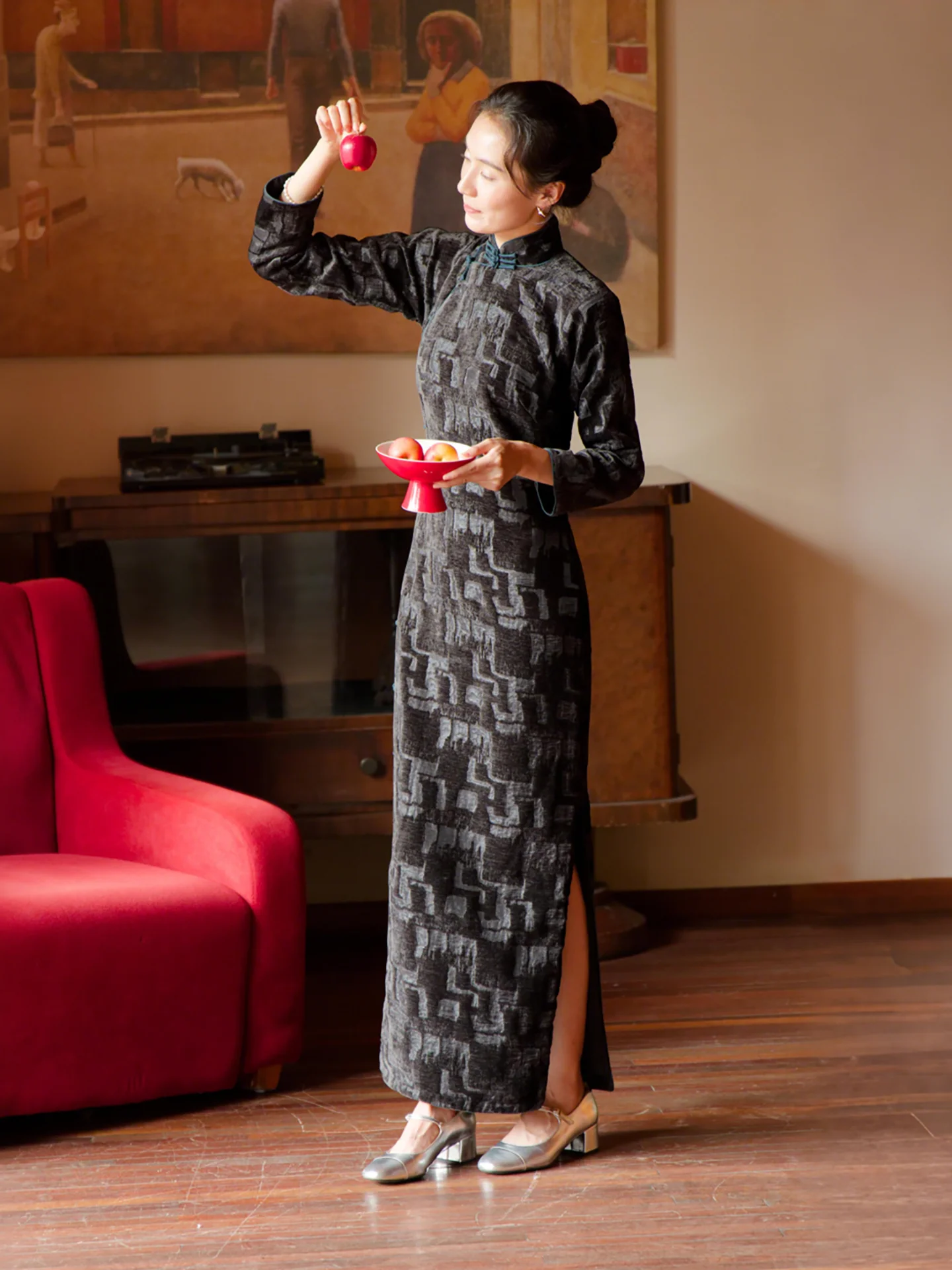 

Momei Long Full Slit Svel Embroidered Traditional Chinese Dr Daily Wear Low Slit Warmth Provided