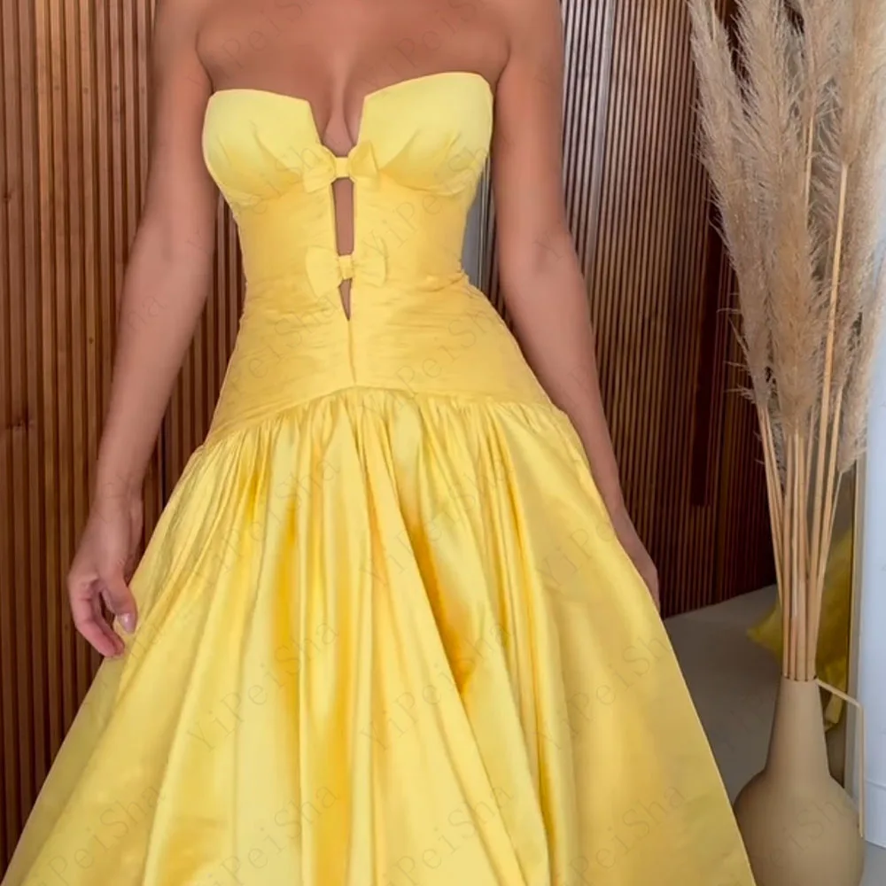 ที่กําหนดเอง A-Line ชุดราตรียาว Strapless ชุดราตรีแฟชั่น Bow Draped Backless Party Gown