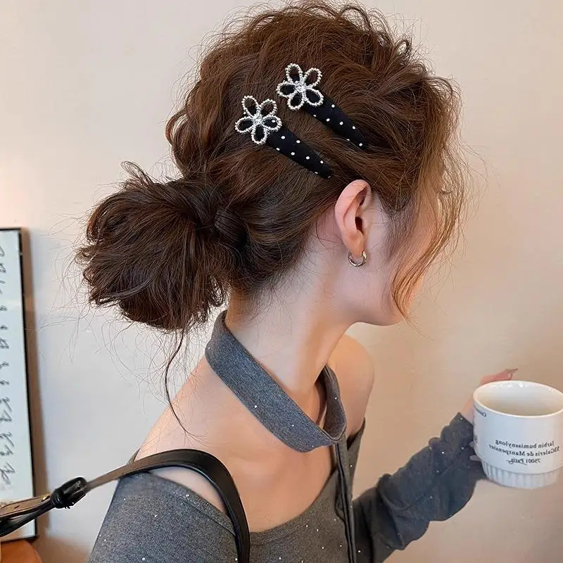 

Заколки для волос с цветами из страз в горошек, новинка 2026 года, для челки и прядей у лица, нескользящие, элегантные, для женщин