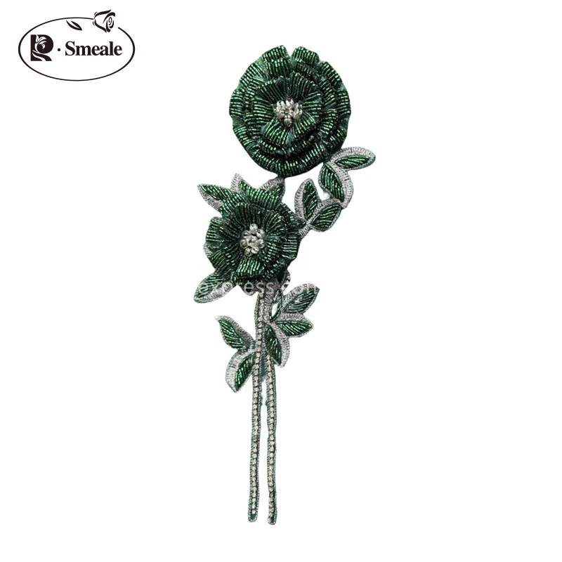 NEUE mehrfarbige handgefertigte Rosen-Brustblumen aus Perlen. Funkelnde Strass-Aufnäher. Hochzeitskleid DIY Stickerei 3D-Applikationen – Detail 6