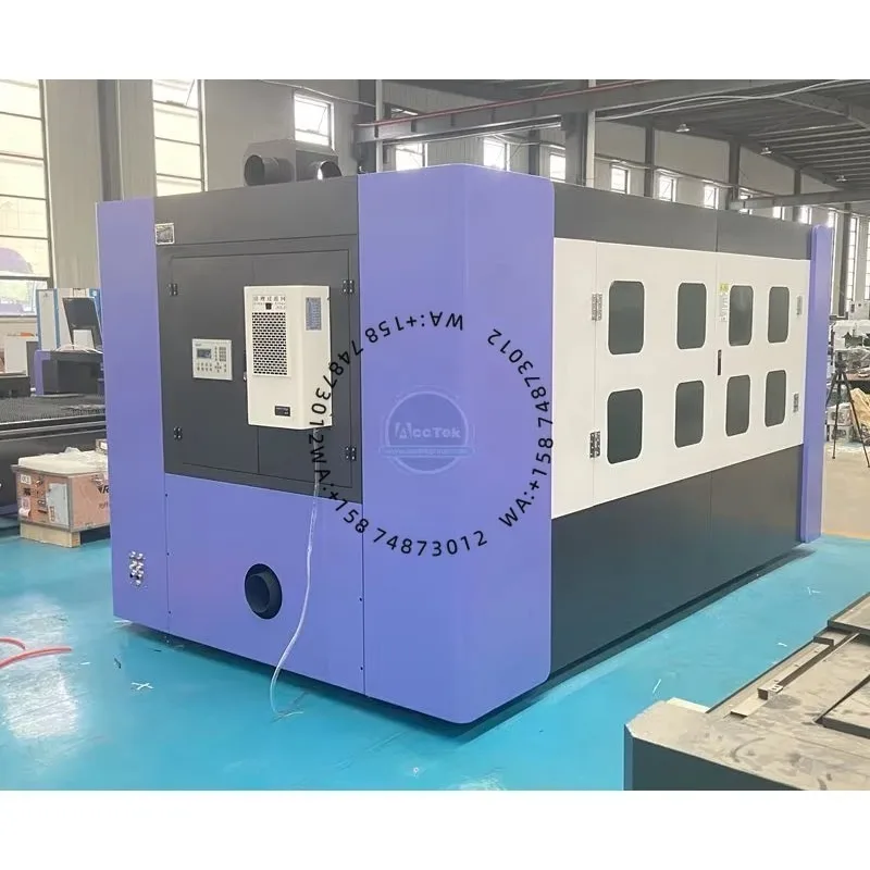 Enclosed Fiber Las er Cut ting Machine with Protection Cover Small Size 1020