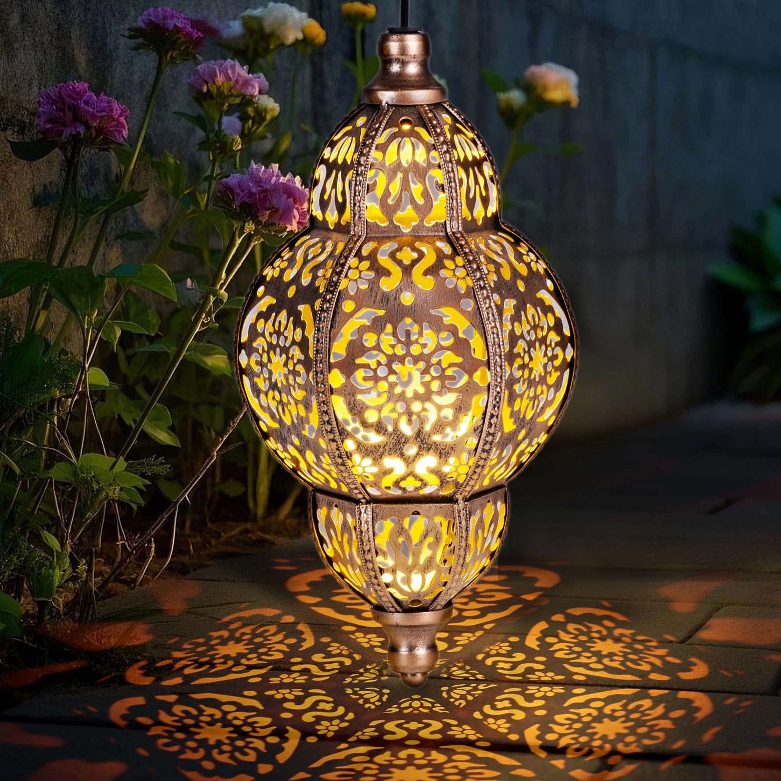 Solar Powered Solar Lantern Waterproof Lithium Battery Outdoor Decoration Iron Art Hollowed-out Solar Lighting Garden Decoration