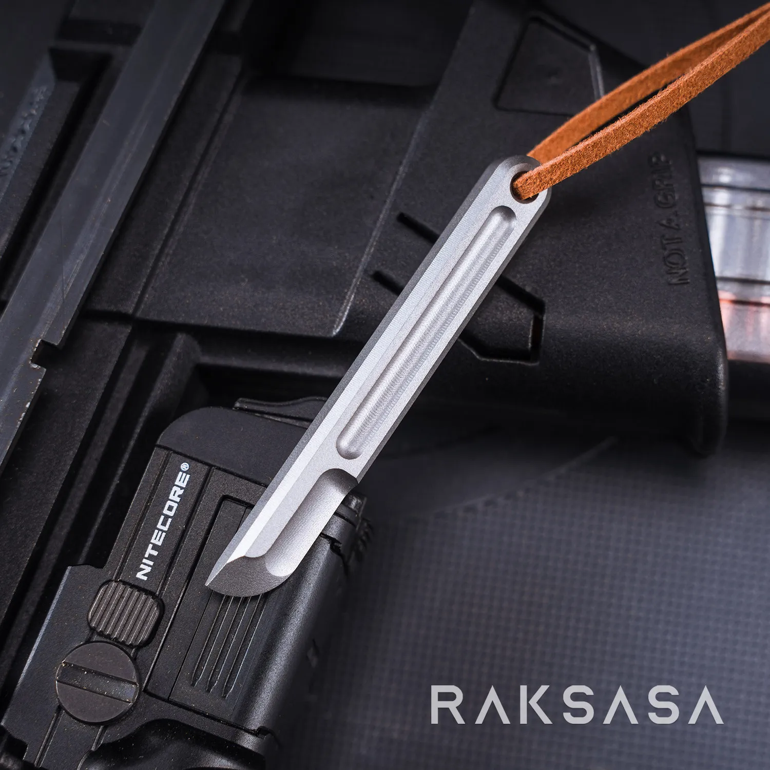 Cuchillo táctico EDC de titanio para supervivencia en aire libre - imagen 2