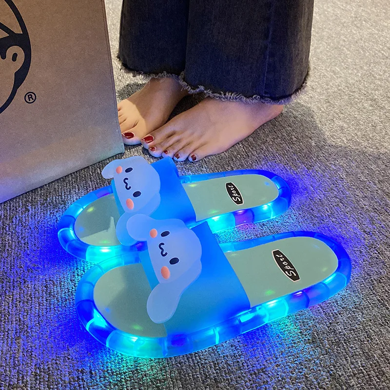 

Тапочки Hello Kitty Melody Crystal Glowing, женские летние уличные сандалии для девочек, яркие светящиеся забавные домашние тканевые тапочки