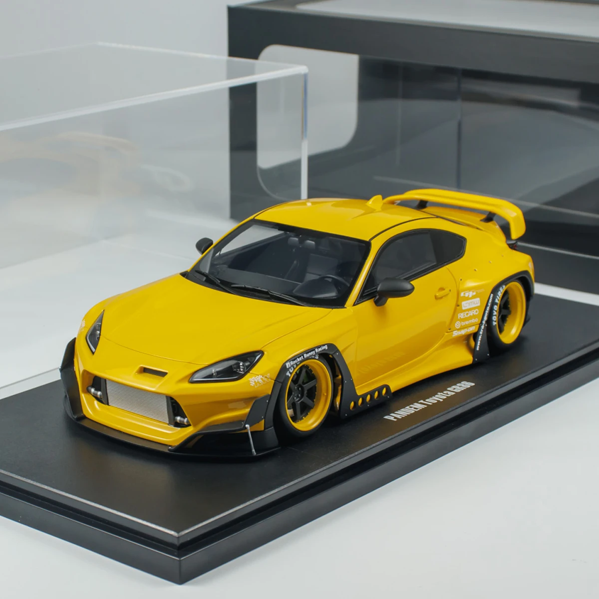 

GT Spirit 1:18 GR86 Rocket Bunny Alloy Die-Cast Car Model Collection Ornament For Adult Toy