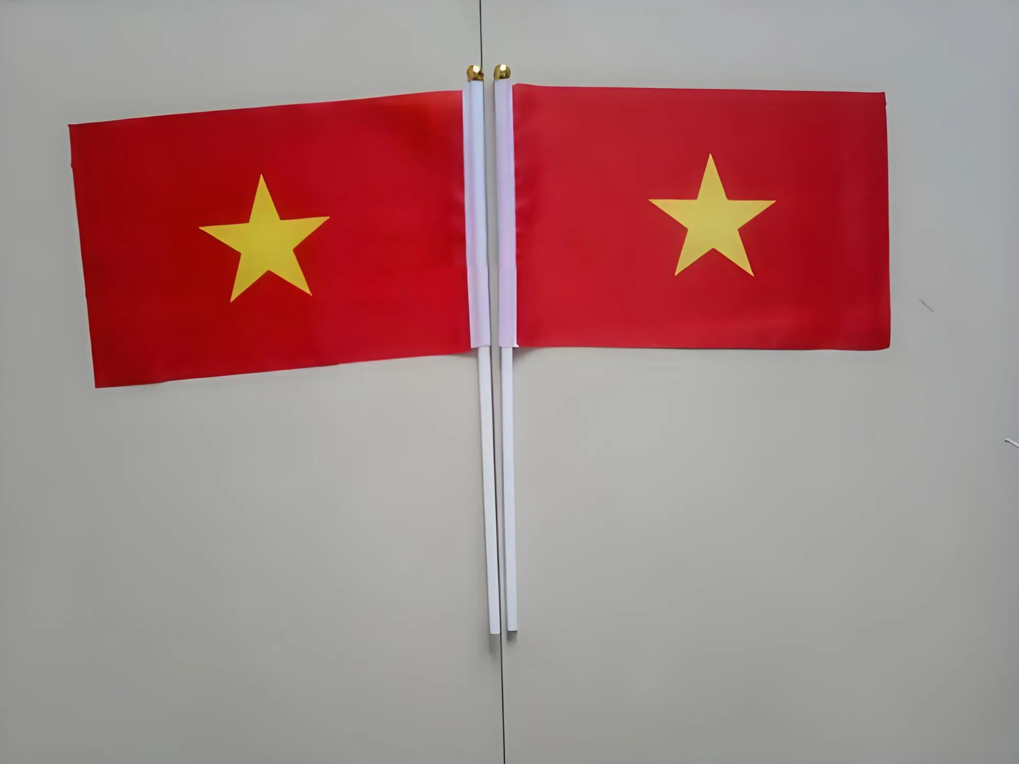 Vietnam hand flag 14x21cm Polyester Fade-Resistance Vietnam Hand Waving Flag with Plastic Flagpole for Events