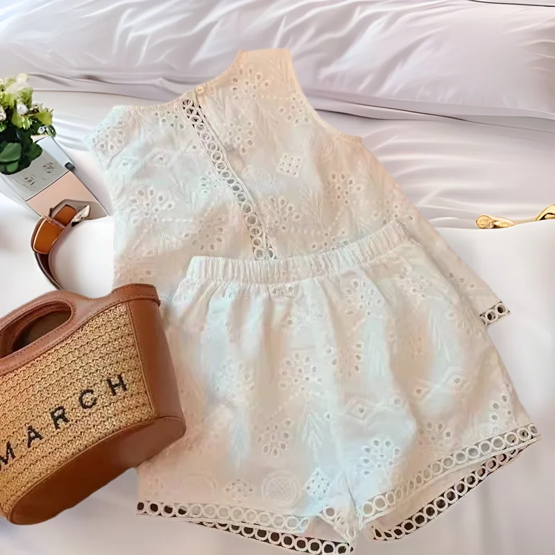 

New Summer 2025 Fashion Hollowed-out Vest Two-piece Set for Baby Girls