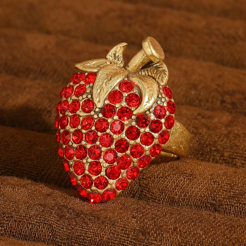 

Vintage Red Strawberry Ring Gold Color Leaf Rhinestone Cocktail Designer Jewelry Luxury High Quality Accessories Woman 2025