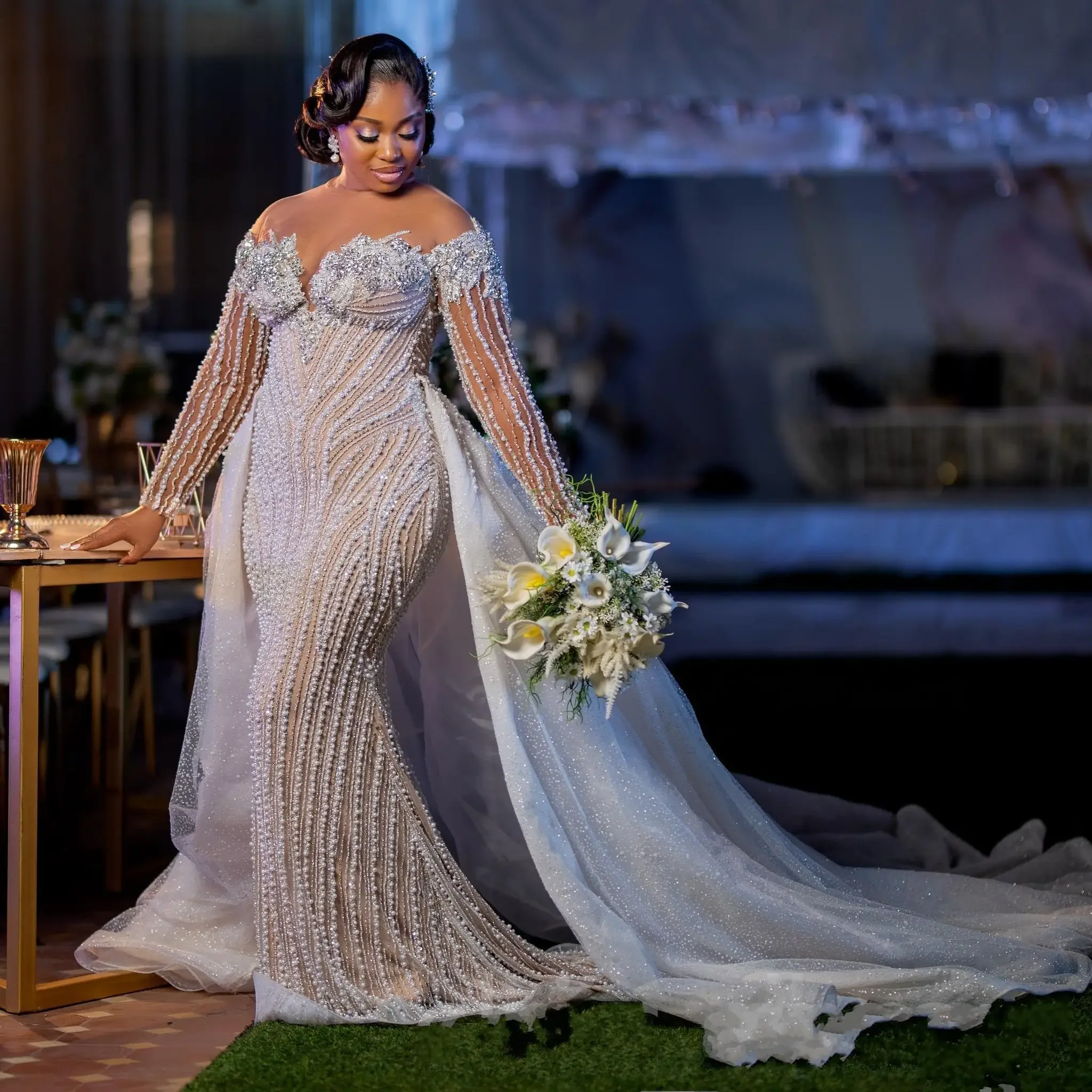 

Свадебное платье больших размеров с блестящими жемчужными бусинами для невесты, африканское свадебное платье с длинными рукавами и съемным шлейфом по индивидуальному заказу