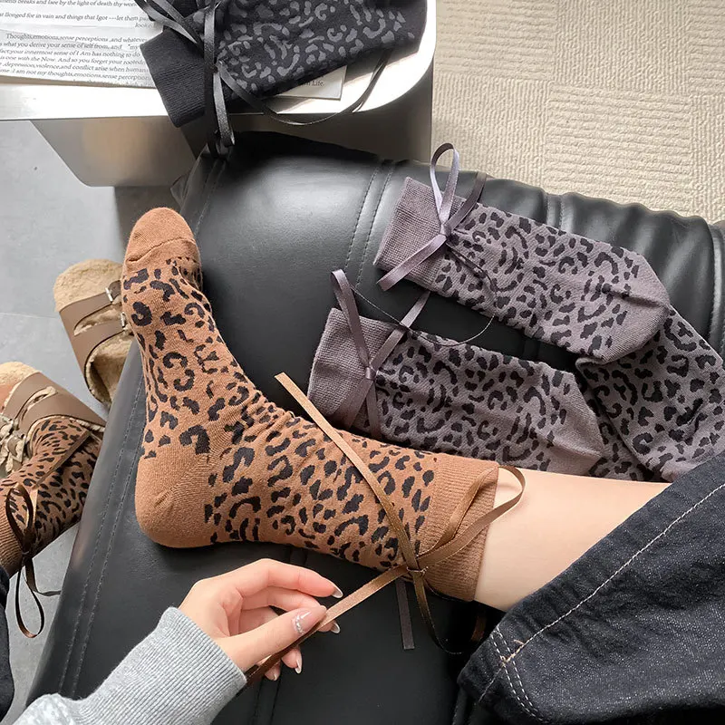 

Женские носки с леопардовым принтом, бандажные банты Y2k, модные средние носки для девочек, японские модные уличные длинные носки в стиле Харадзюку в стиле ретро