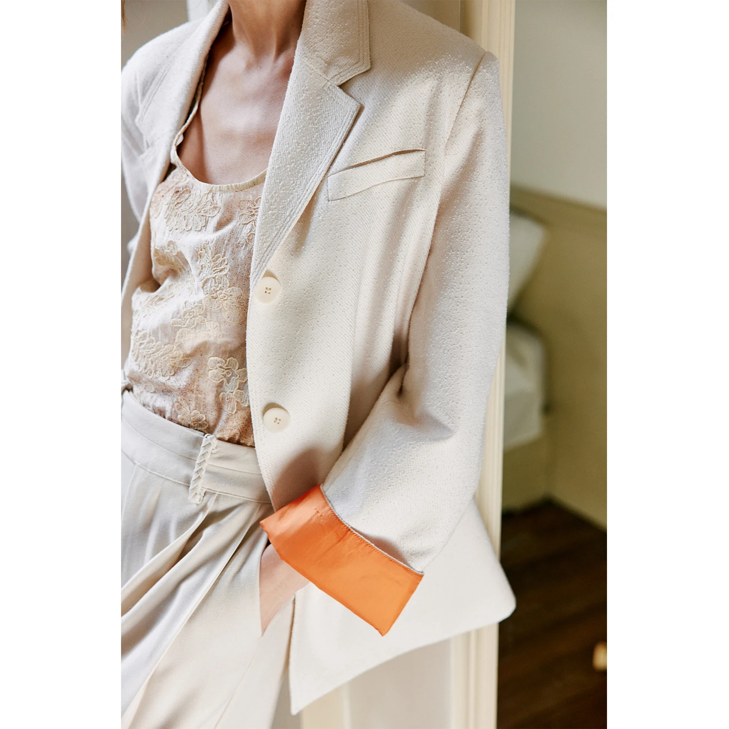 

Faionable Rosebanks Orange Flip-Cuff Texture White Suit Ele Commuter Sle Long Sve Women's Classic Collar Suit