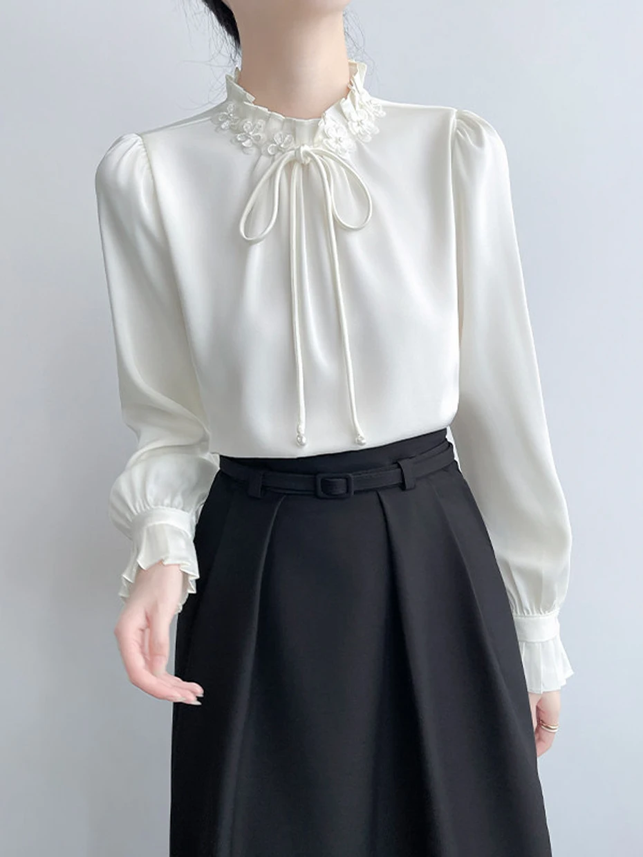 

Элегантная атласная белая рубашка с длинным рукавом и воротником-стойкой, юбка с плиссировкой, модный повседневный свободный крой для ранней весны, полиэстер...