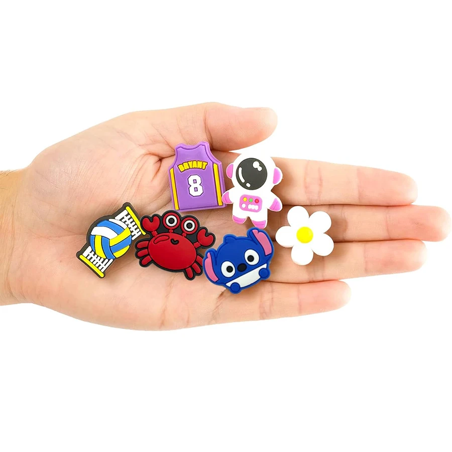 รองเท้าอนิเมชั่นการ์ตูนแบบสุ่ม100ชิ้นมีเสน่ห์รองเท้าของขวัญวันเกิดอุปกรณ์ตกแต่งรองเท้าหัวเข็มขัดหมุด gjibbitg สำหรับงานเลี้ยง dcroc