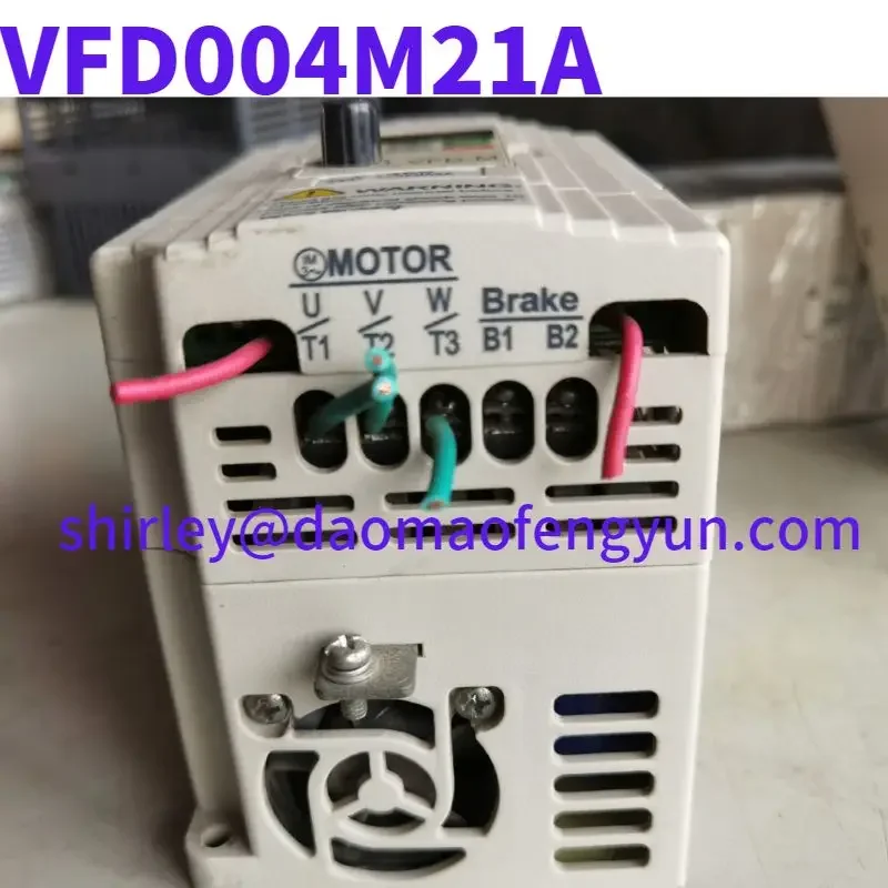 محول التردد المستخدم VFD004M21A