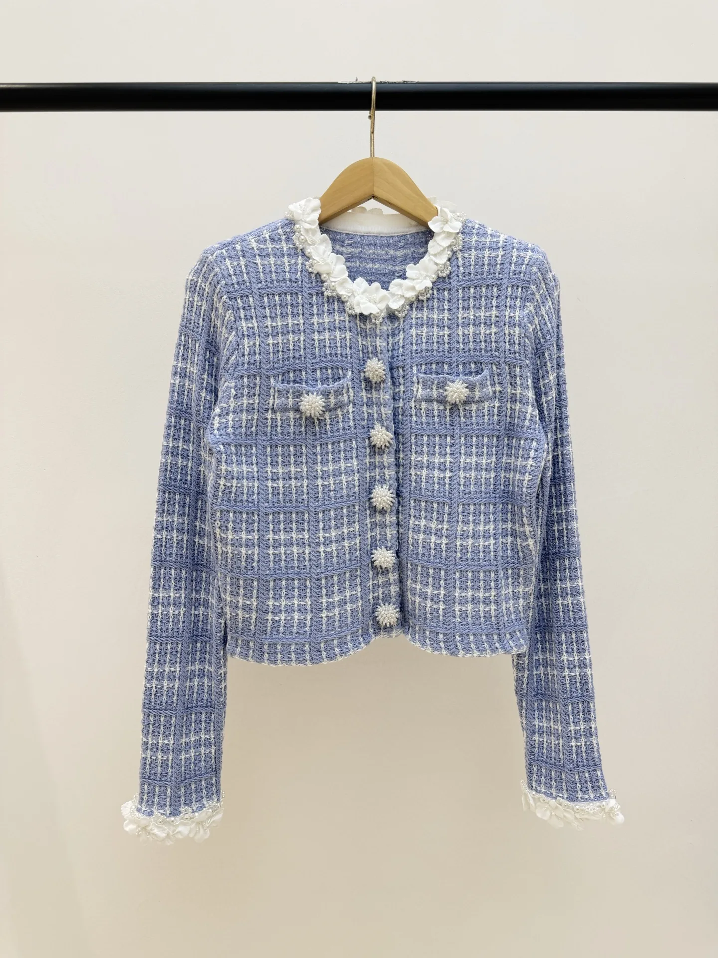 Tweed knit cardigan, 2026 Autumn/Winter new style, round neck long-sleeved women's coat with appliqué rhinestone embellishments.