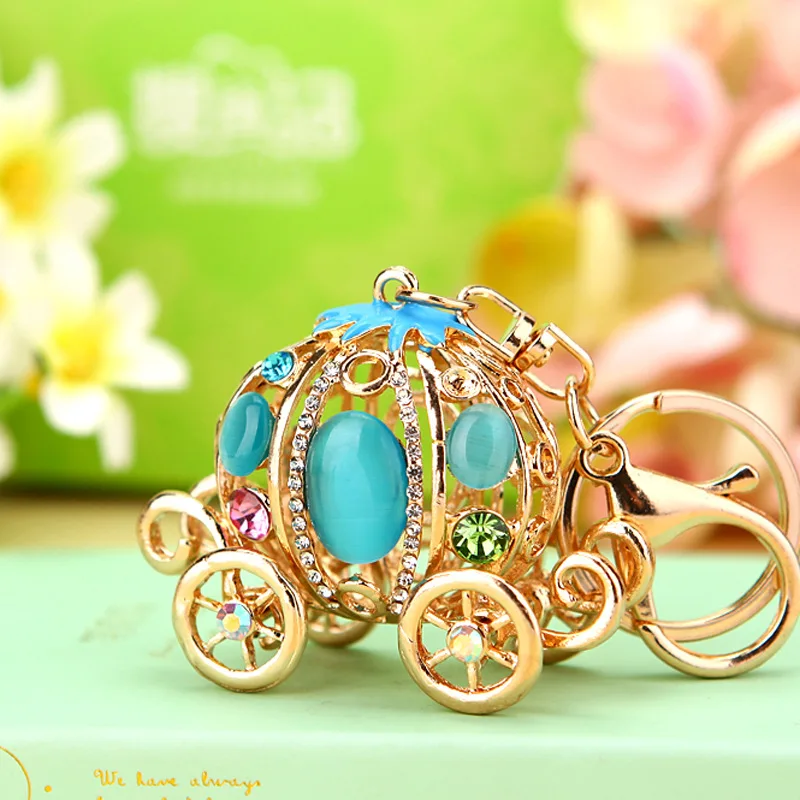 Full Rhinestone Crystal Pumpkin Keychains Car Keyrings Women's Bags Decoration Keychain Gifts Holiday Jewelry - view 4