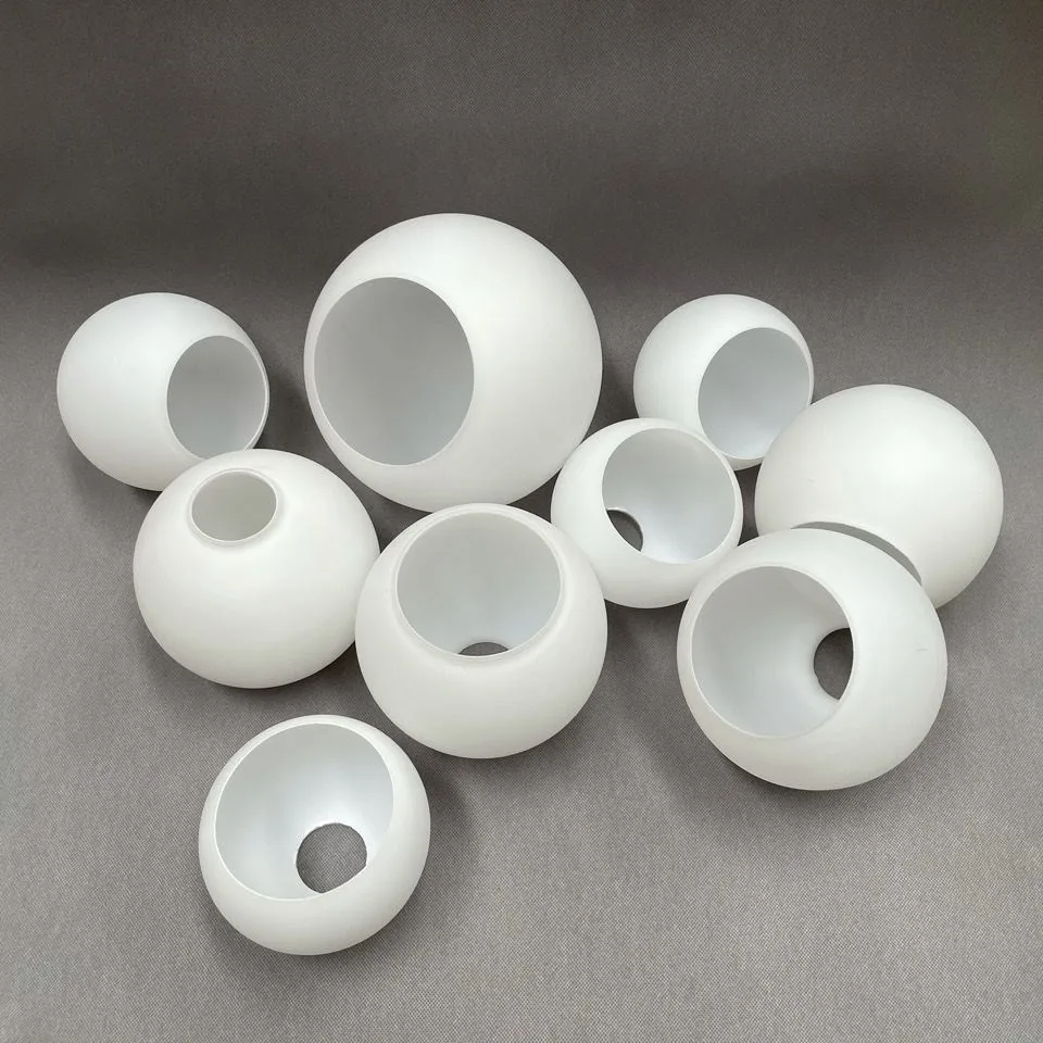 Imagem -01 - White Globe Glass Lamp Shade Milky Glass Lampshade Acessório de Iluminação para Lustre Substituição Part E27 E14 white globe glass lamp shade milky glass lampshade acessorio de iluminacao para lustre substituicao part e27 e14 01