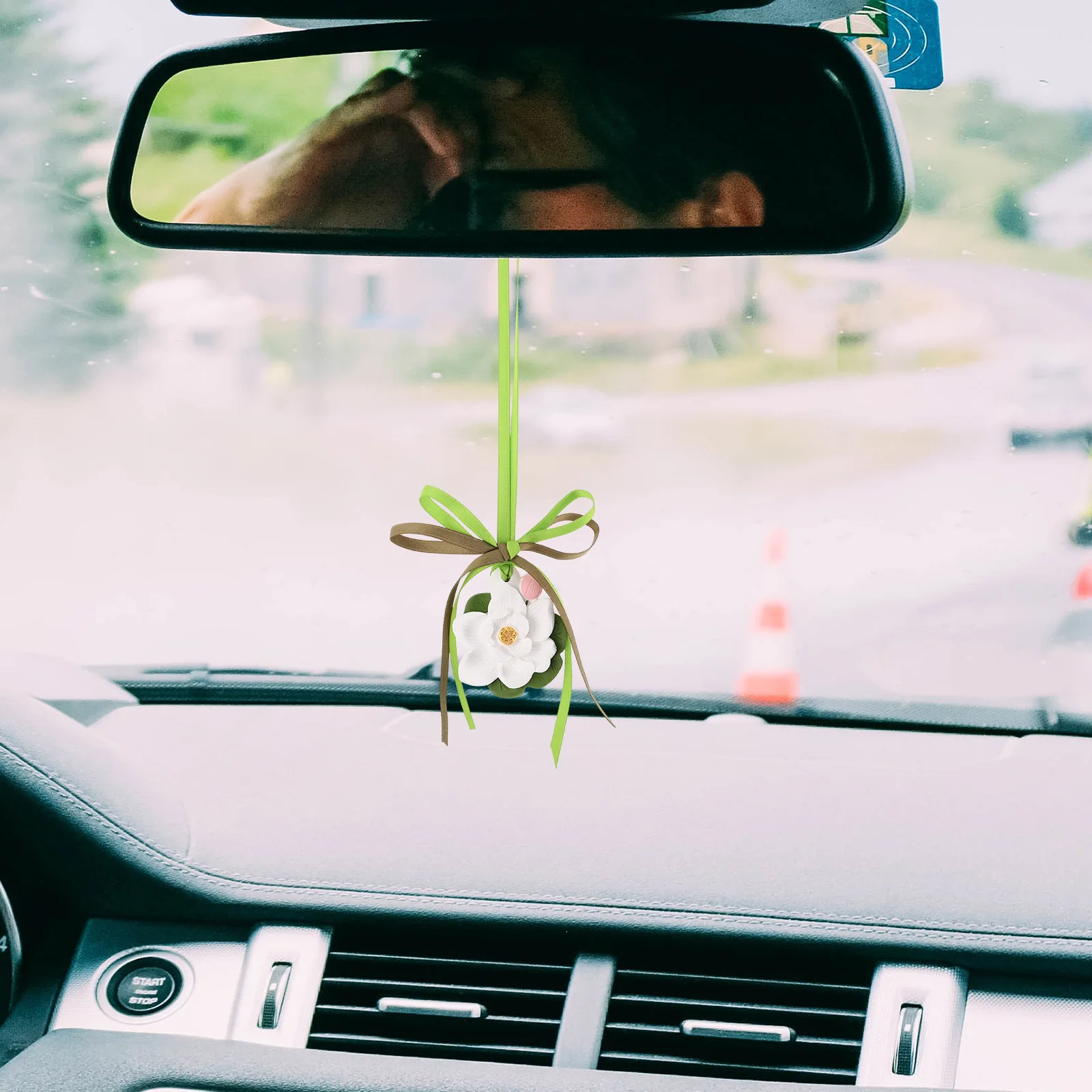 

Car Aromatherapy Lotus Pendant Diffuser Stone Elegant Design Long Lasting Fragrance Car Interior Accessories Air Freshener