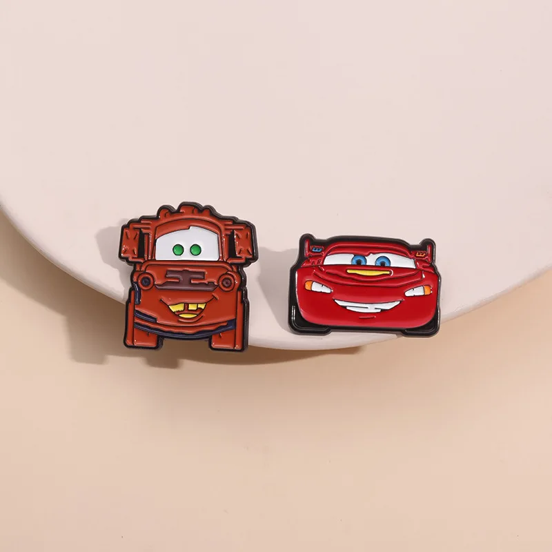 Disney Cartoon Movie Cars Lightning McQueen Brooch Cool Red Car Enamel Pins for Backpack Bag Gifts for Fans Hat Accessories