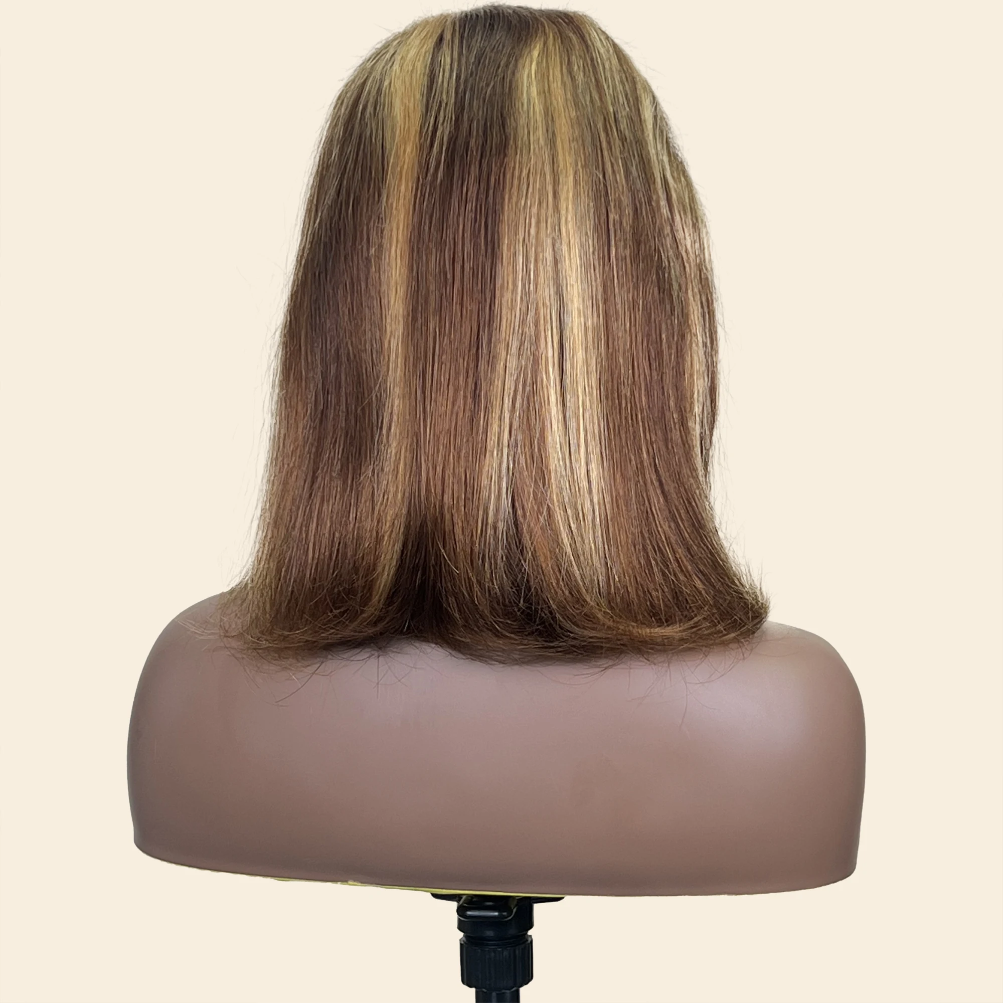 Парик P4/27 с короткими прямыми волосами, с фронтальной шнуровкой 13x4, для женщин, с предварительно выщипанными цветными прозрачными кружевными передними париками