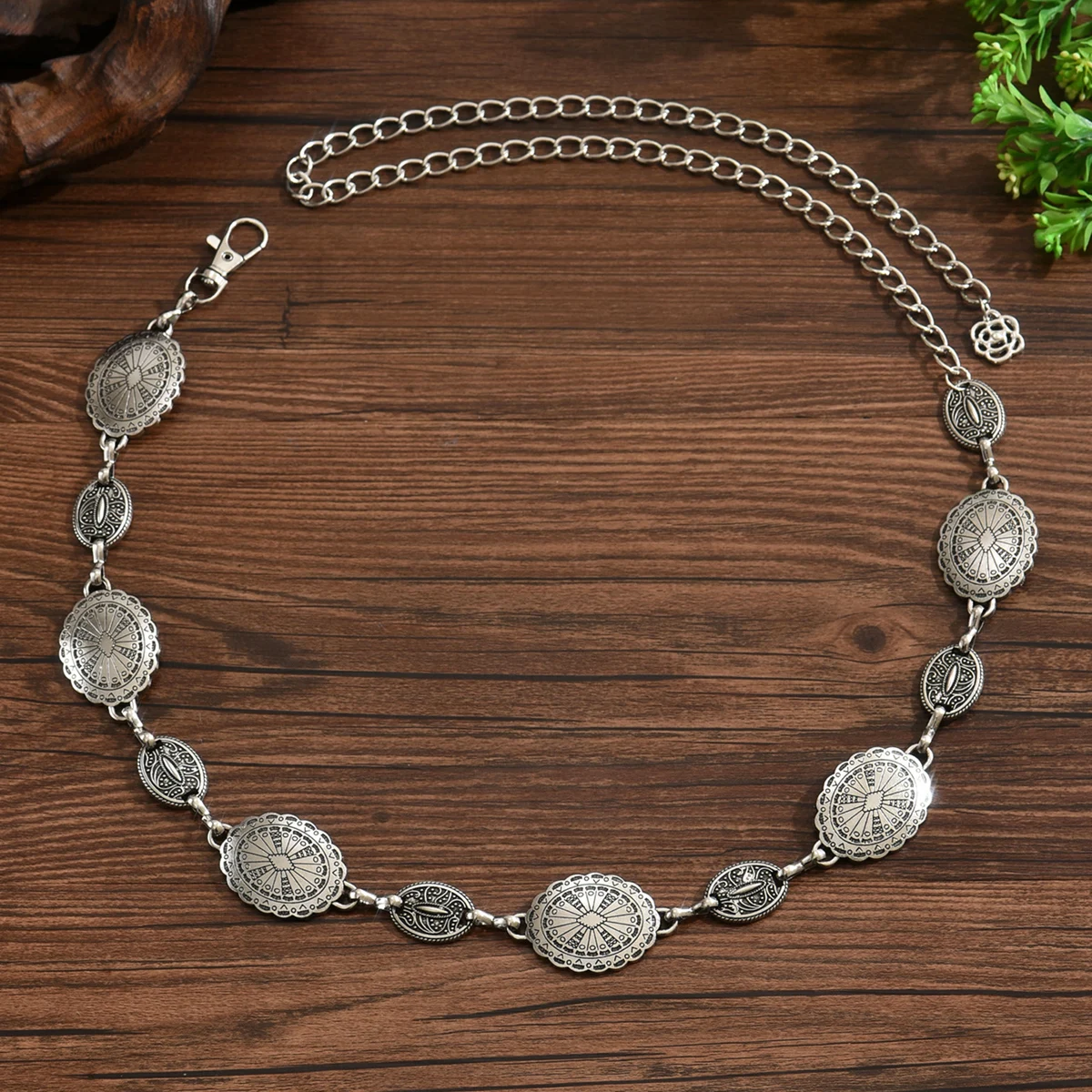 Vintage Oval Craved Metal Waist Chain dla kobiet w stylu retro Wykwintne pozłacane łańcuszki do paska Modna biżuteria na ciało Prezenty — zdjęcie 6