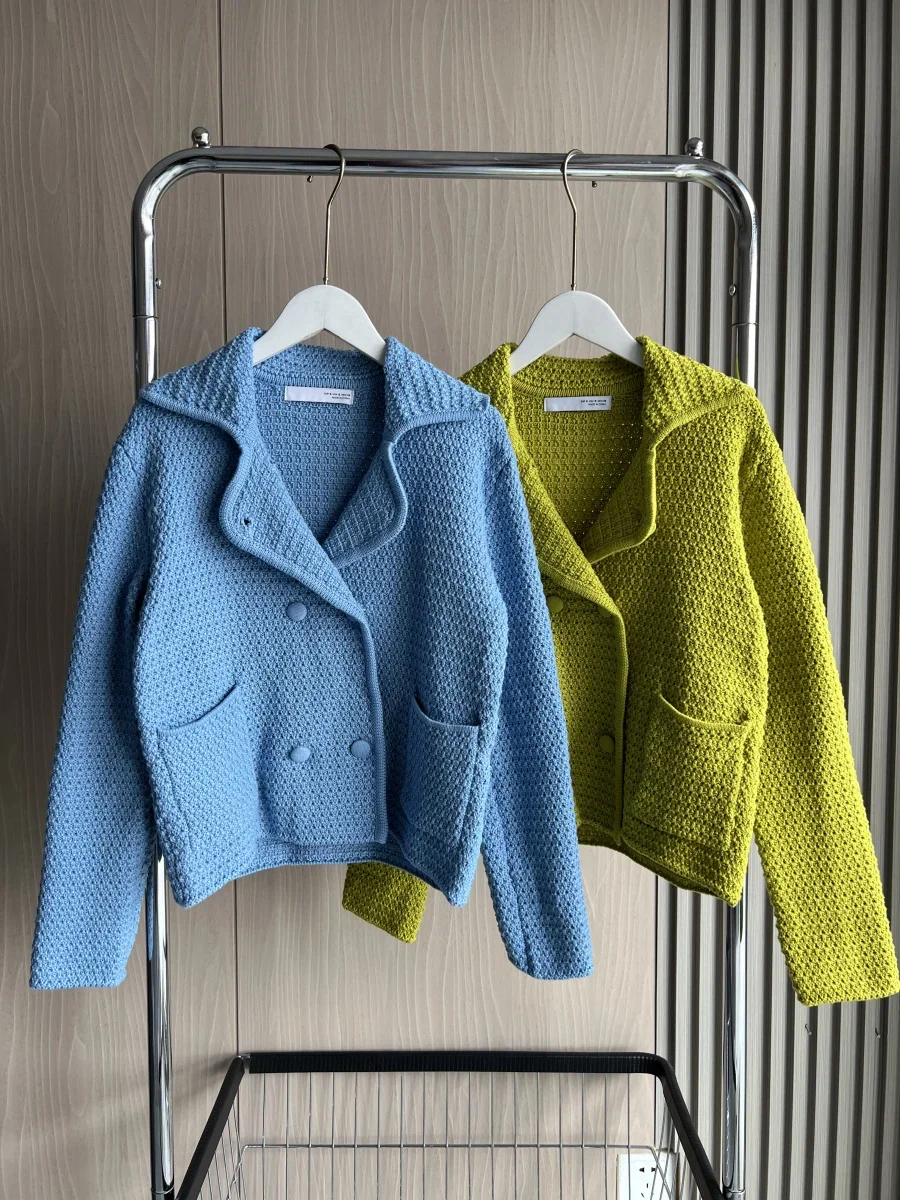 

LIBIELIY Peter Pan Neck Chunky Knit Cardigan New Double Breasted Design And Long Sleeve Knitted Short Jacket For Women