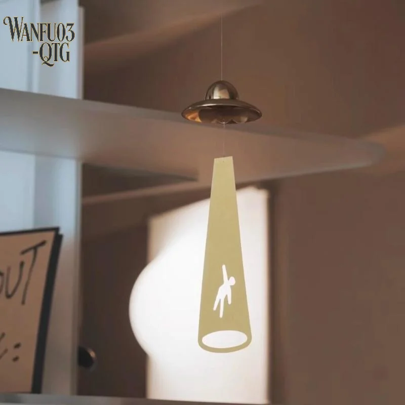 Hot Creative UFO Alien Abduction Wind Chime With Shadow Effect And Glowing Design For Home Balcony Patio Decor Space Fans Gifts