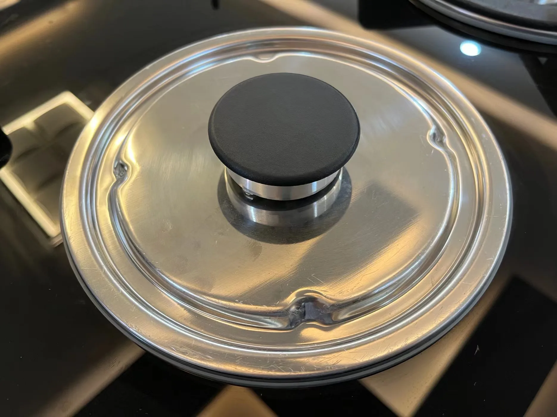 موقد غاز مدمج بأربعة شعلات الأكثر مبيعًا لعام 2025 - موقد كهربائي وغاز هجين مع موقد مطبخ احترافي