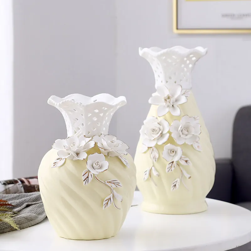 Desktop B & B living room flower arrangement ceramic dried flower decoration small creative simple Phnom Penh milk yellow