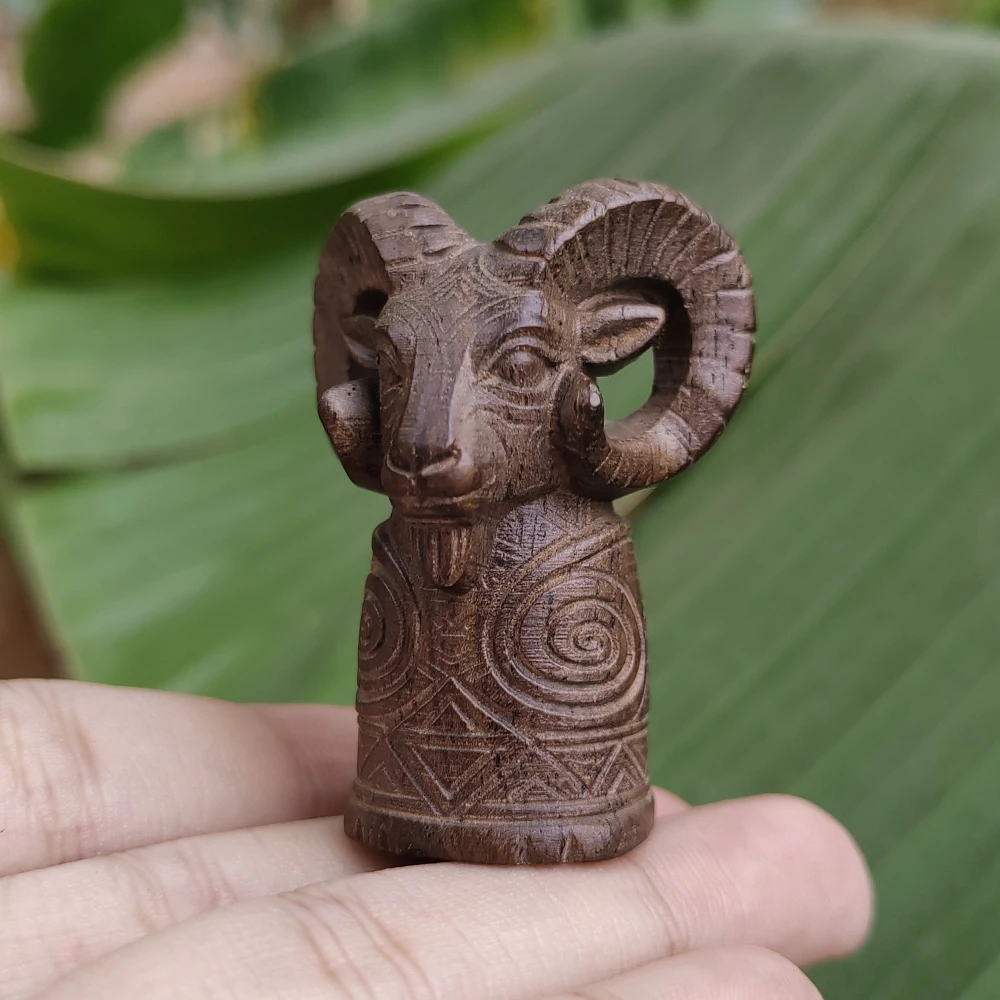 Hand-Carved Wooden Sheep Totem Ornament, Ethnic Style, Artistic Style, Suitable for Holiday Decorations, Housewarming Gifts, Christmas Decorations, Living Room, Birthday Gifts, Study Room, Back-To-School Season Gifts
