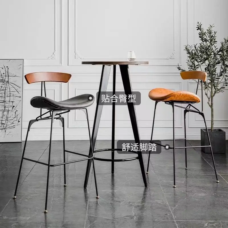 مقعد مرتفع من الحديد بتصميم كلاسيكي من Nordic Retro: تصميم كرسي بار النمل، بسيط وأنيق لديكور المنزل