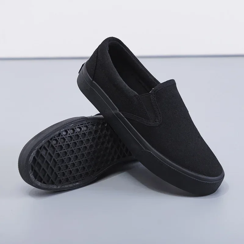 

Solid Color Canvas Slip-on Shoes Anti Slip Outdoor Soft Soled Thick Bottom Flat Shoes Fashion Round Toe Comfortable Breathable