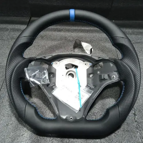 Lederlenkrad für BMW E90 3er E89 E84 E92 E93 E87 E82 E88 E91 E70 E71 E72 E53 2005-2012 Autolenkrad