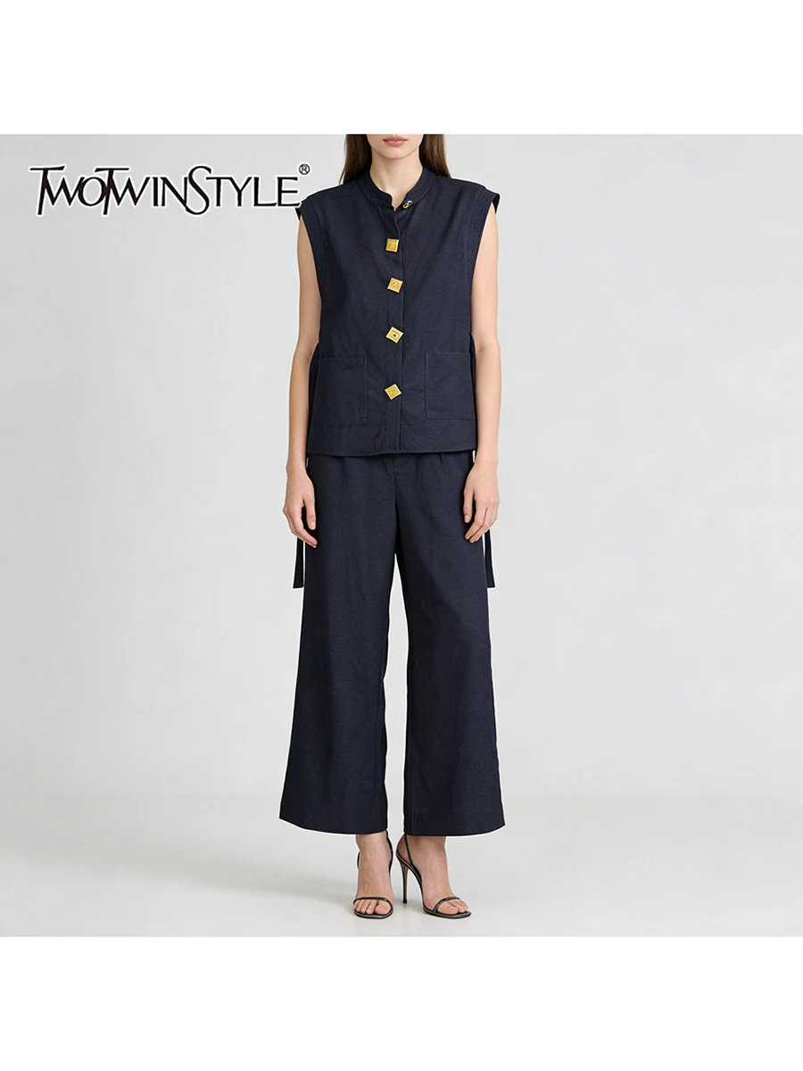 

Комплект TWOTWINSTYLE: однотонный свободный костюм-двойка для женщин – топ без рукавов с круглым вырезом, расшитый пайетками, и брюки с высокой талией и широкими штанинами.