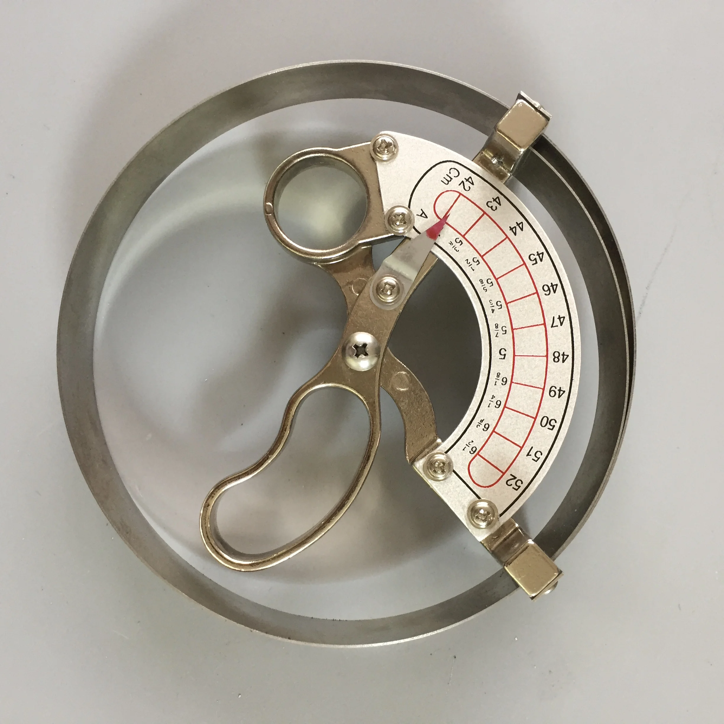 

Измерение размера бейсбольной кепки Liaode