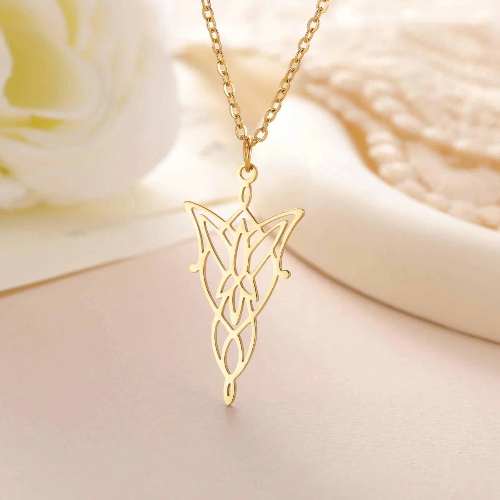 The Lord of the Rings: Elf Princess Jewelry Pendant Stainless Steel Necklace Men and Women Fashion Retro Jewelry Gift New Style