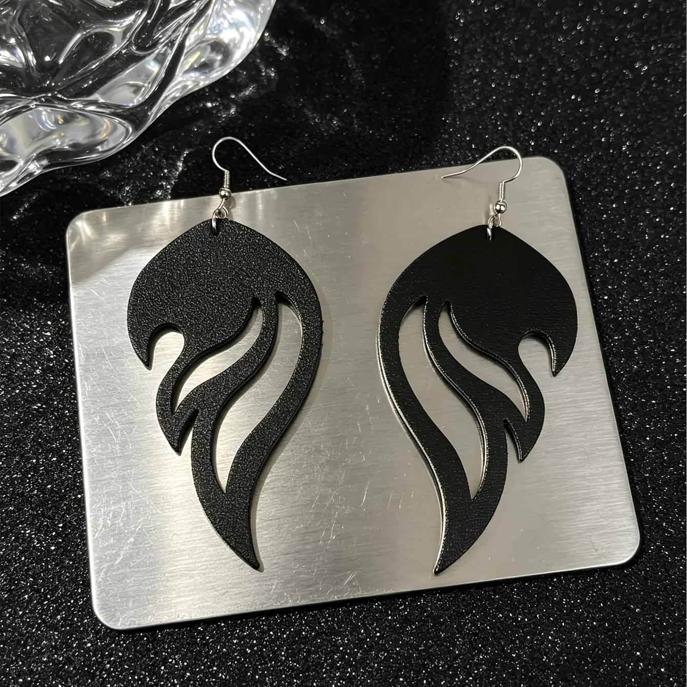 1 Pair Marliwoo Gothic Flame Hollow PU Leather Drop Earrings Irregular Curved Pendant Silver‑toned Hook Women Costume Earrings