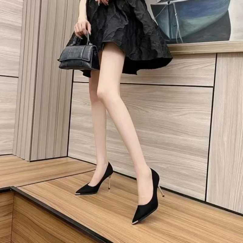 2025 New Pointed Black High Heels for Women Slim Heels Autumn and Winter Niche Temperament Socialite High Heels Single Shoes