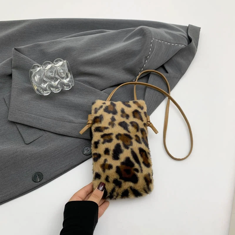 Mode Frauen Kuh Druck Mini Schulter Taschen Weibliche Winter Plüsch Unterarm Taschen Leopard Zebra Muster Flauschigen Tragetaschen Kleine Geldbörsen – Detail 30