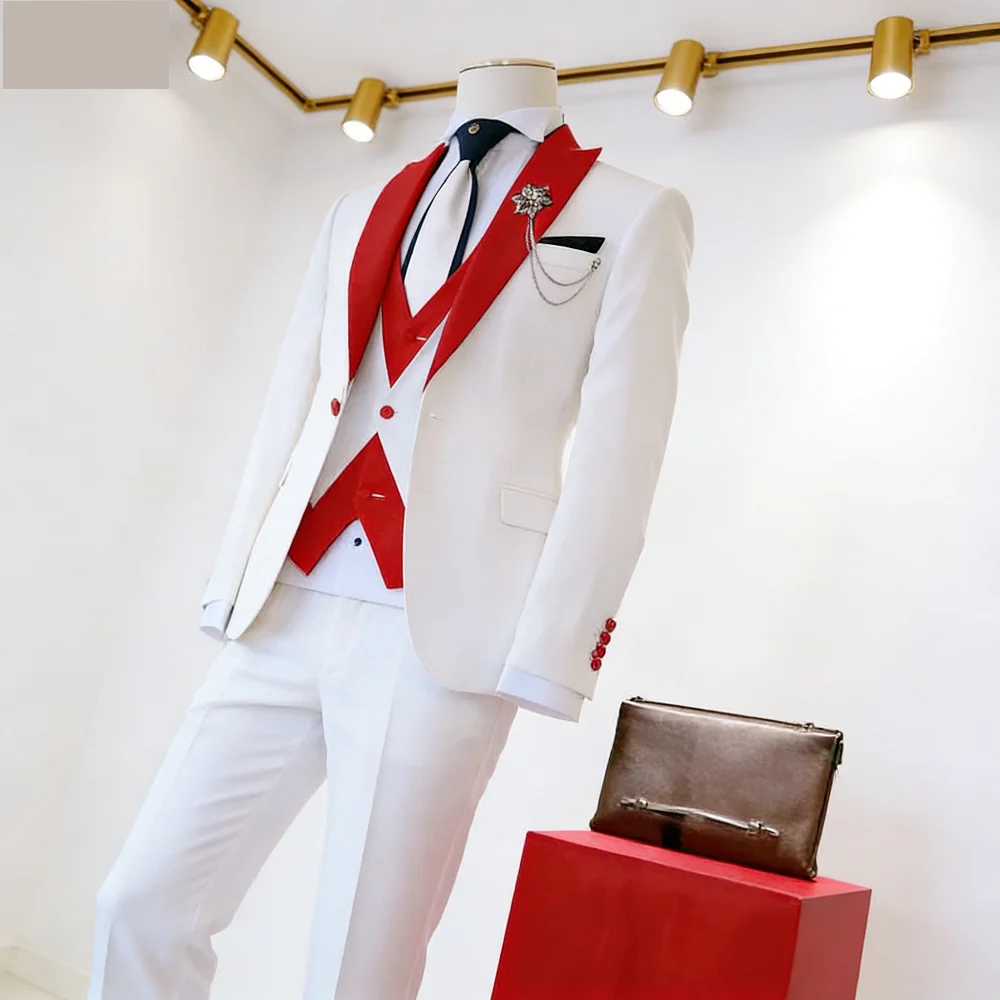 

Мужской костюм-тройка для торжественных мероприятий: смокинг, жилет и брюки для жениха и свадебных гостей