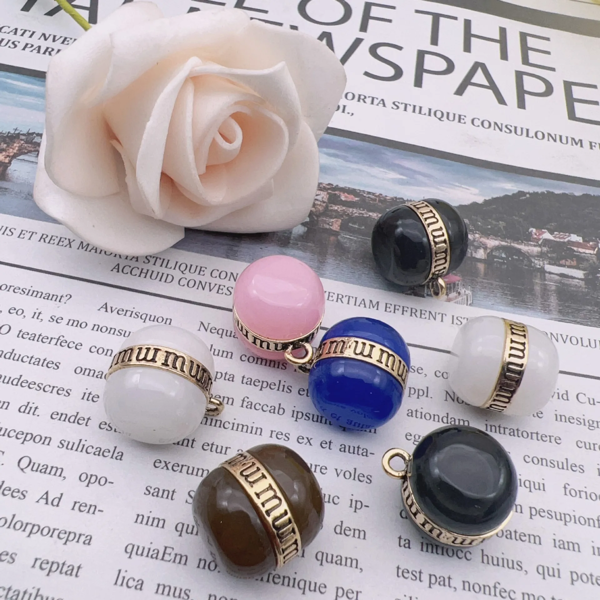 

50 шт./пакет, античное золото, инкрустированное смолой, прозрачный кулон в стиле Хотан, нефритовый стиль, ожерелье, кулон, аксессуары для одежды, пуговица