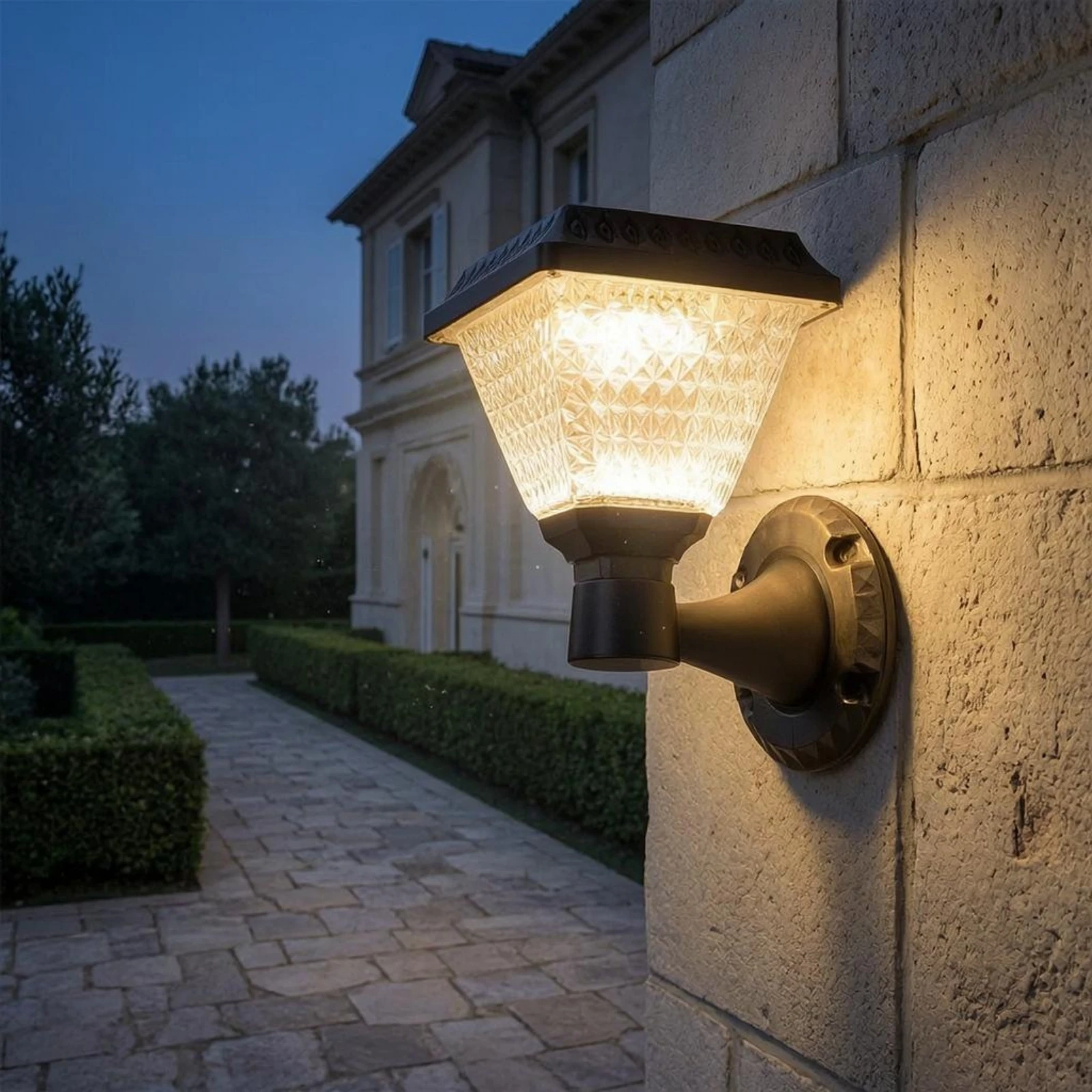 Solar Wall Light Faceted Design Wall-Mounted Solar Lamp Outdoor Lighting Rechargeable Battery Dusk to Dawn