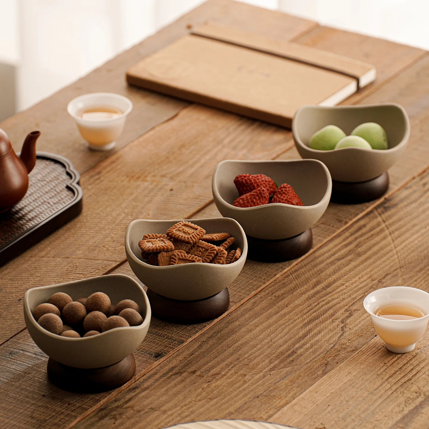 Medieval style ceramic tableware coarse pottery dessert bowl niche high-end snack plate fruit plate, ice cream ice cream cup