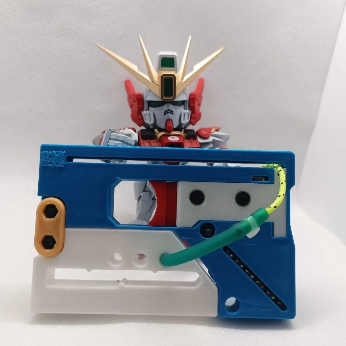 Gundam-themed color-blocked toy, Life Card portable pocket toy, folding and transforming toy, stress-relieving toy for boys.